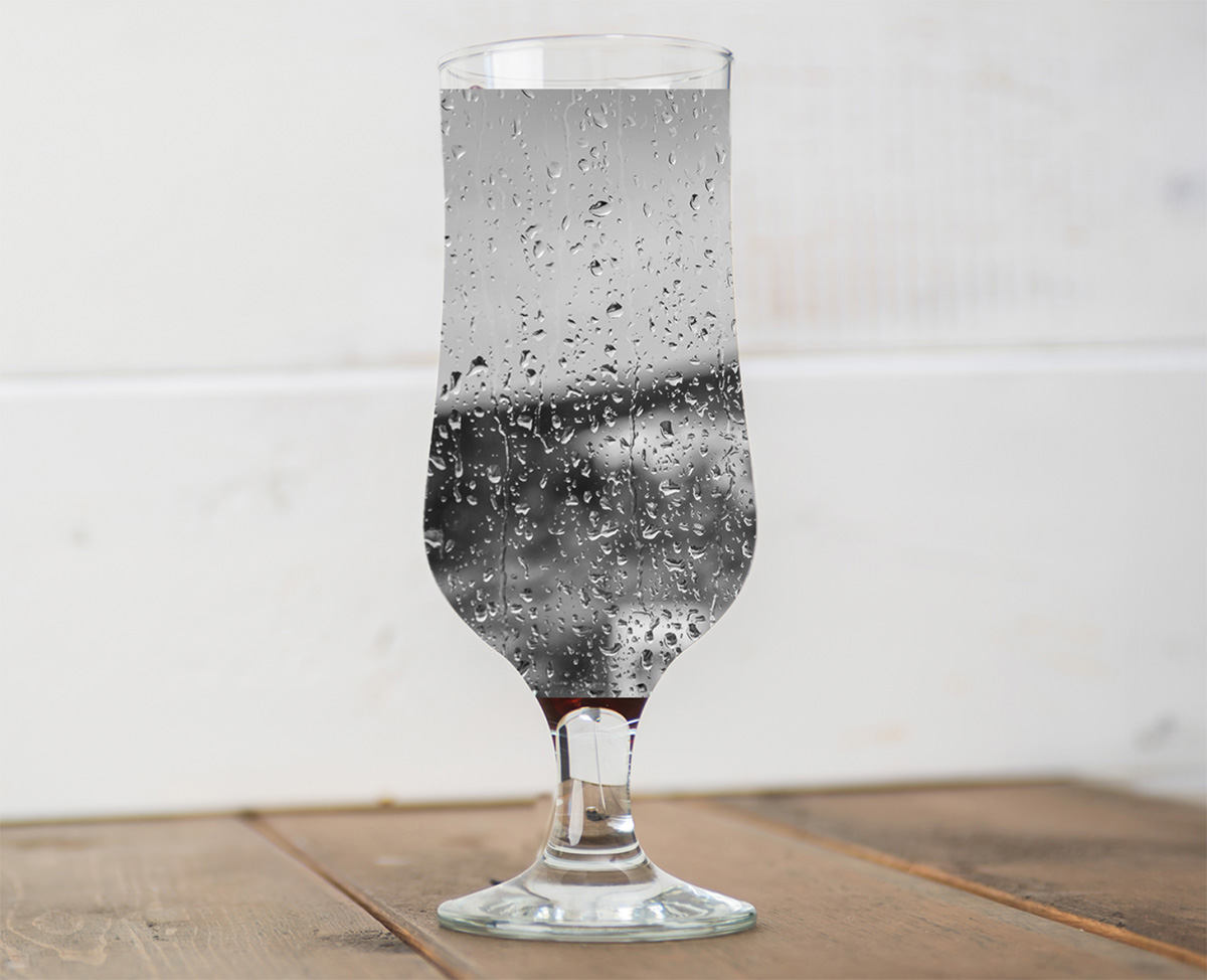グラスの部分だけ表示された水滴画像